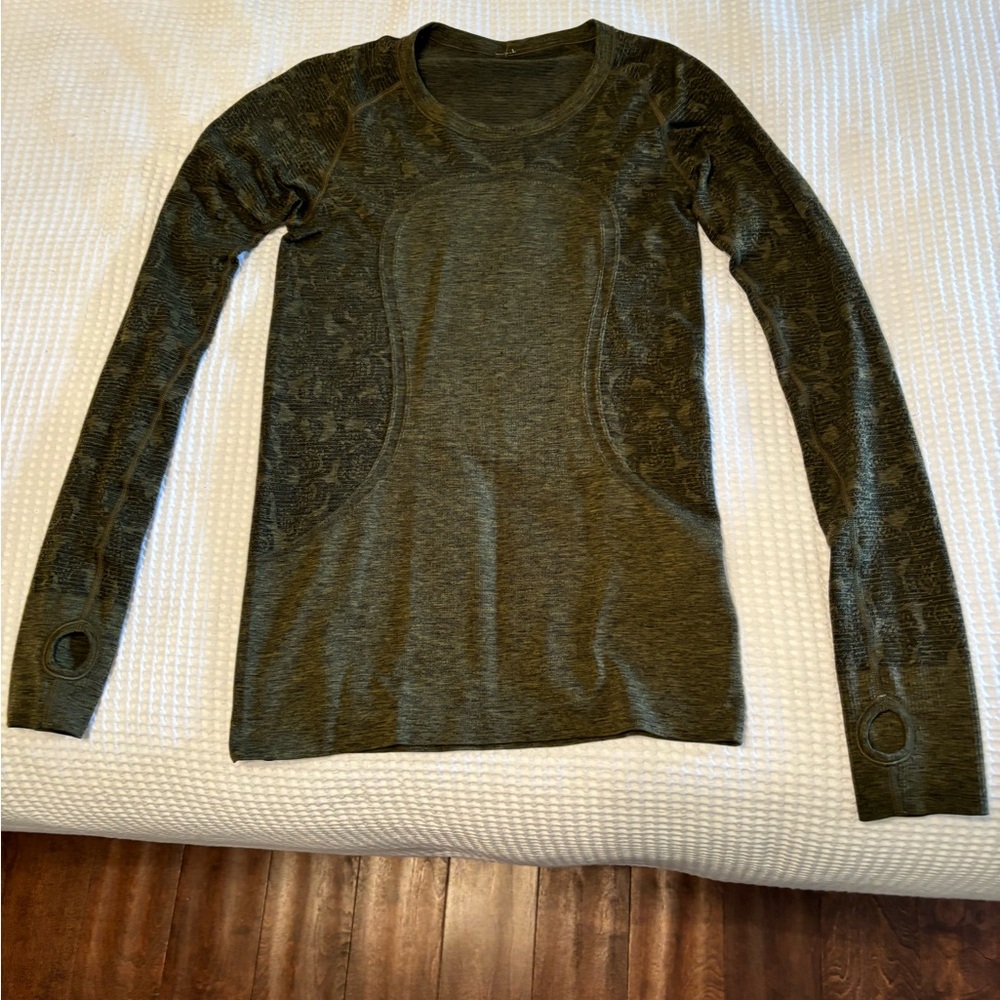 Lulu Lemon  long sleeve top